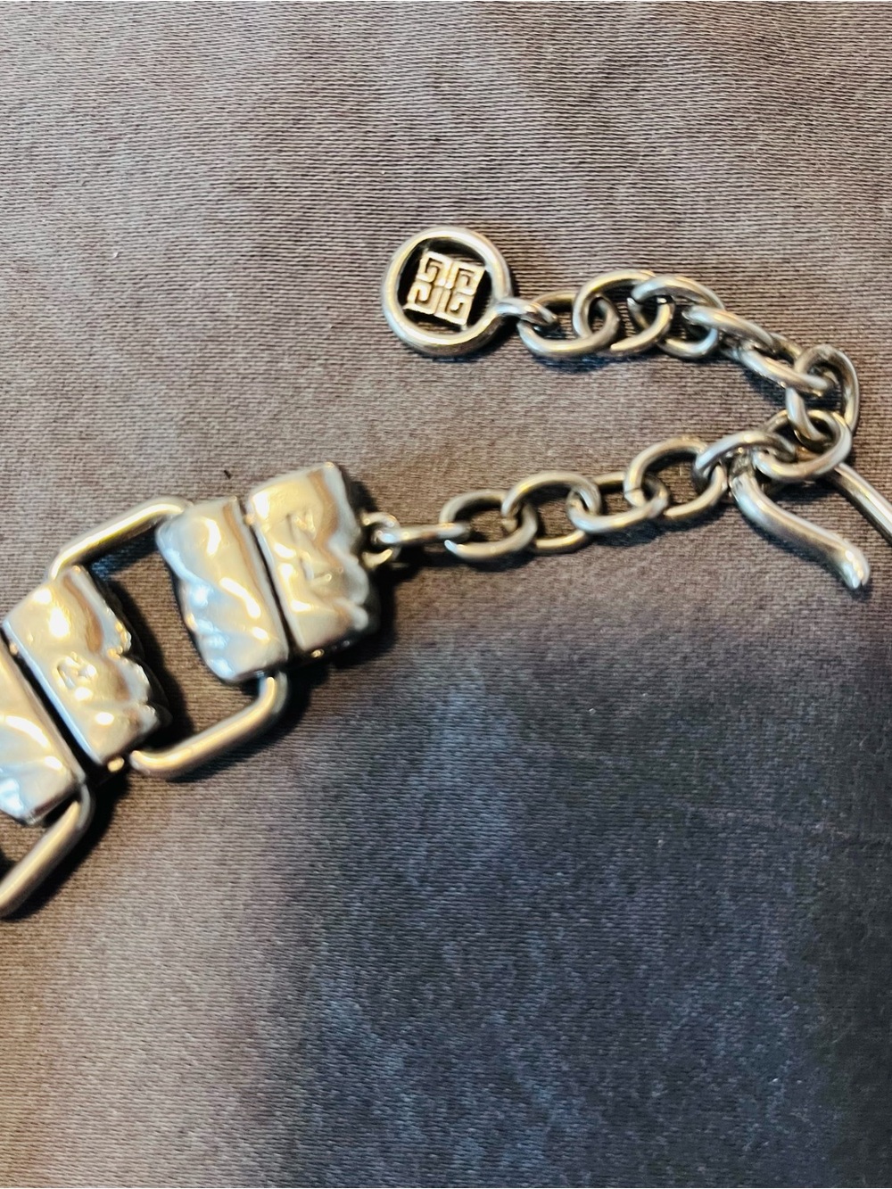 Vintage Givenchy Silver Tone 18”Wide Link Iconic Necklace - Picture 6 of 6